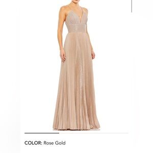 MAC DUGGAL
Shimmer Pleated V neck Gown